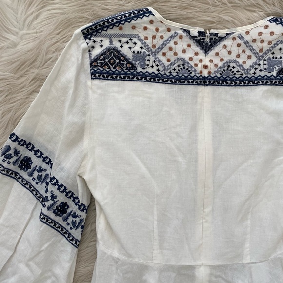 BCBGMaxAzria White Blue Embroidered Long Bell Sleeve Asymmetrical Shirt Blouse - Picture 6 of 8